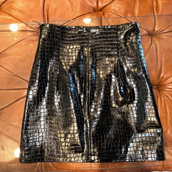 ZARA BLACK FAUX LEATHER MINI SKIRT - Picture 2 of 3